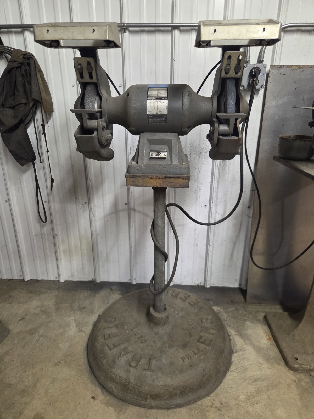 Rockwell 23-136 Pedestal Grinder Baldor 1HP Phila Traffic Base