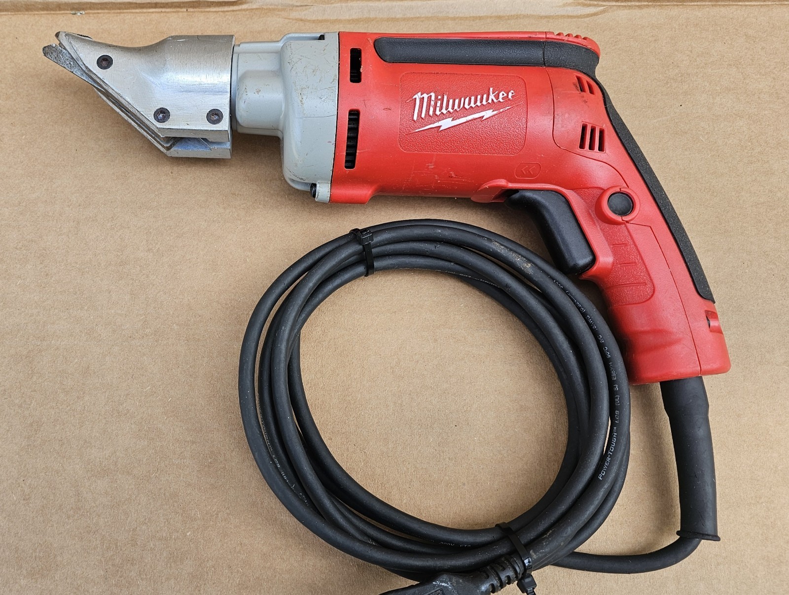 Milwaukee 6852-20 18-Gauge Double Insulated, 110v Corded Shear 6.8A Motor