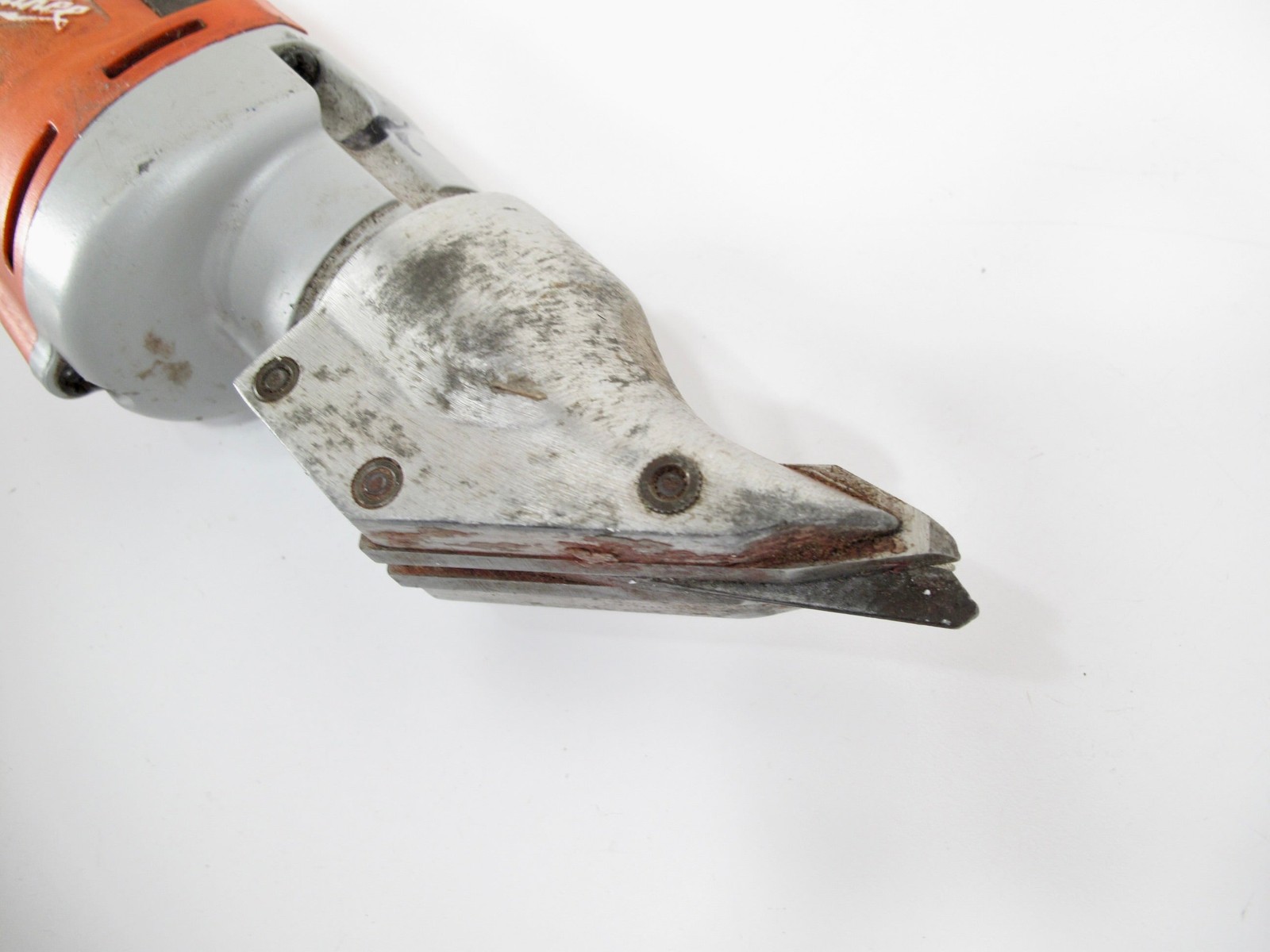 Milwaukee 6852-20 18-Gauge Double Insulated, 10′ Corded Shear 6.8A Motor