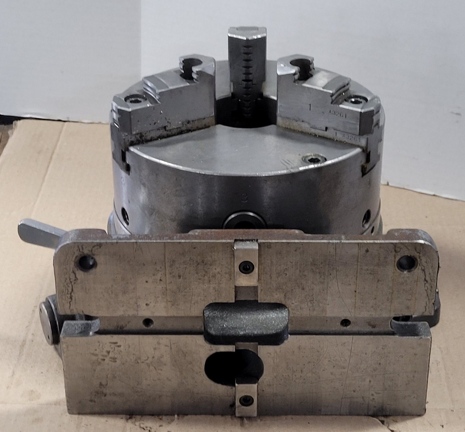 YUASA Model 550-007 Super Spacer w/ 3 Jaw Chuck & Tailstock