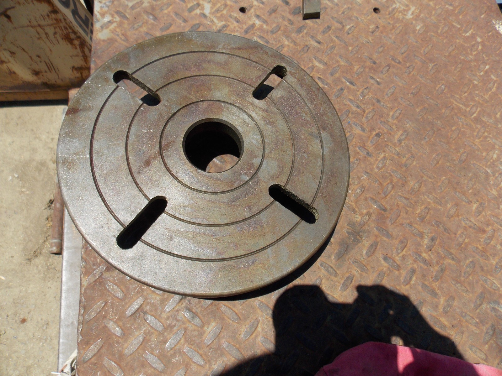 10″ LATHE FACE PLATE has 5/8″ CAM LOCK 3 pins 2 13/16 center to center