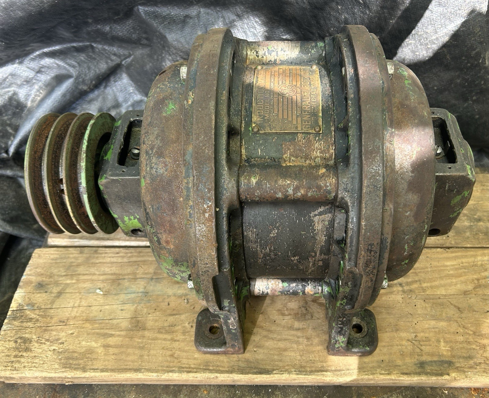 Vintage General Electric Machinery Induction Motor 5hp 3phase Model 65A2