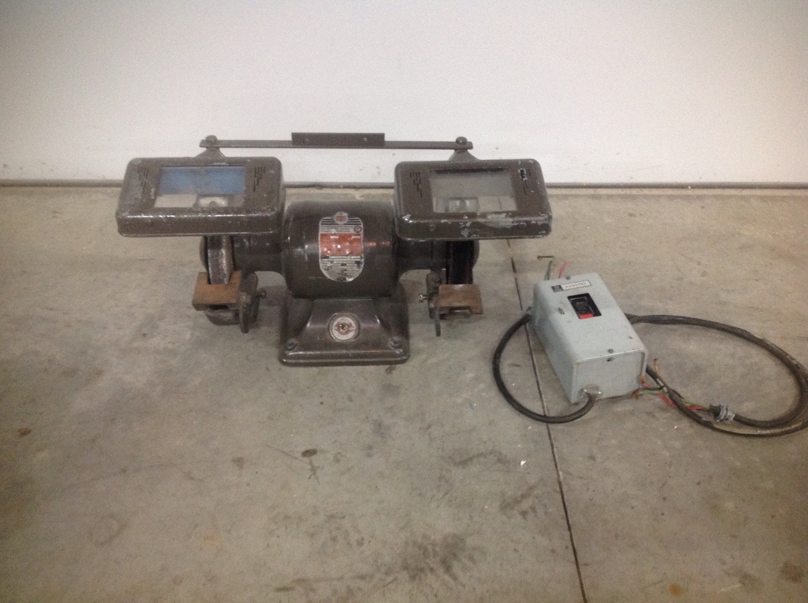 Vintage delta 7″ rockwell Triple Duty grinder 3 ph~3450 RPM Needs Rewired