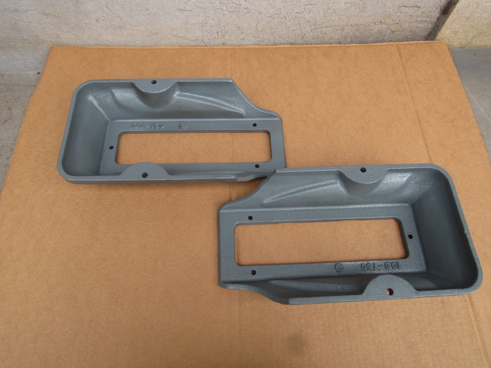SET OF 2 FEET RISERS LEGS FROM ATLAS 10” LATHE TH54 P/N 10D-150