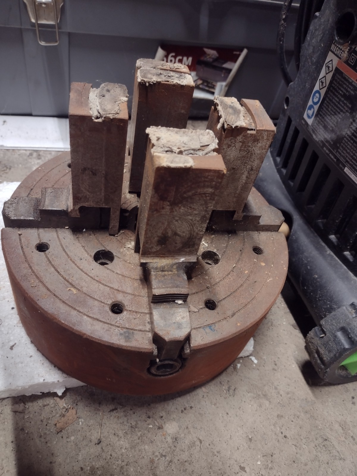 South Bend 9″ 4 jaw chuck for South Bend Lathe