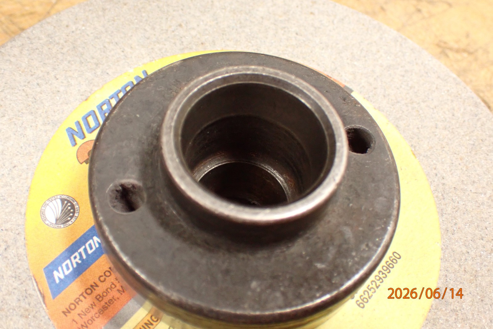 LOT MG1303: L.H. SURFACE GRINDING ARBOR HUB W/ GRINDING WHEEL MACHINIST TOOLING