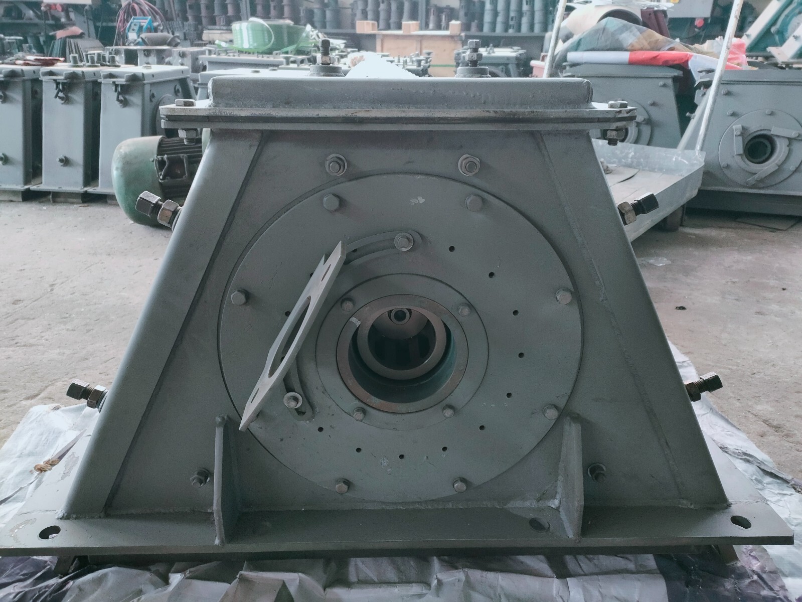 21 Cubic Foot Manganese Drum Shot Blast Machine “System” with Dust Collector