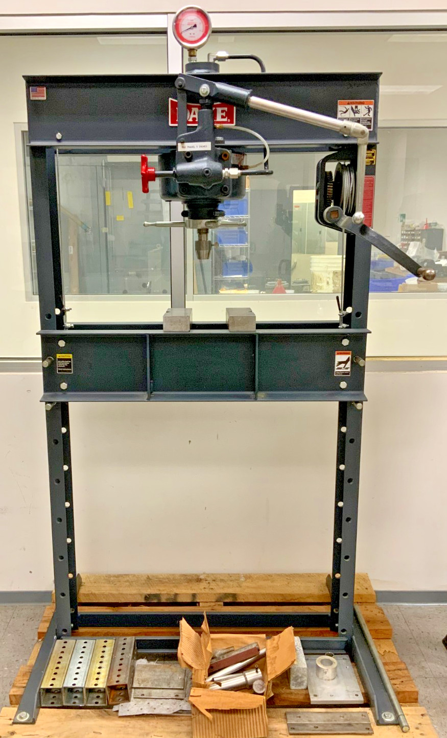 Dake 907001 25-Ton Hand Operated Hydraulic Press H-Frame Rapid Ram Return D8A
