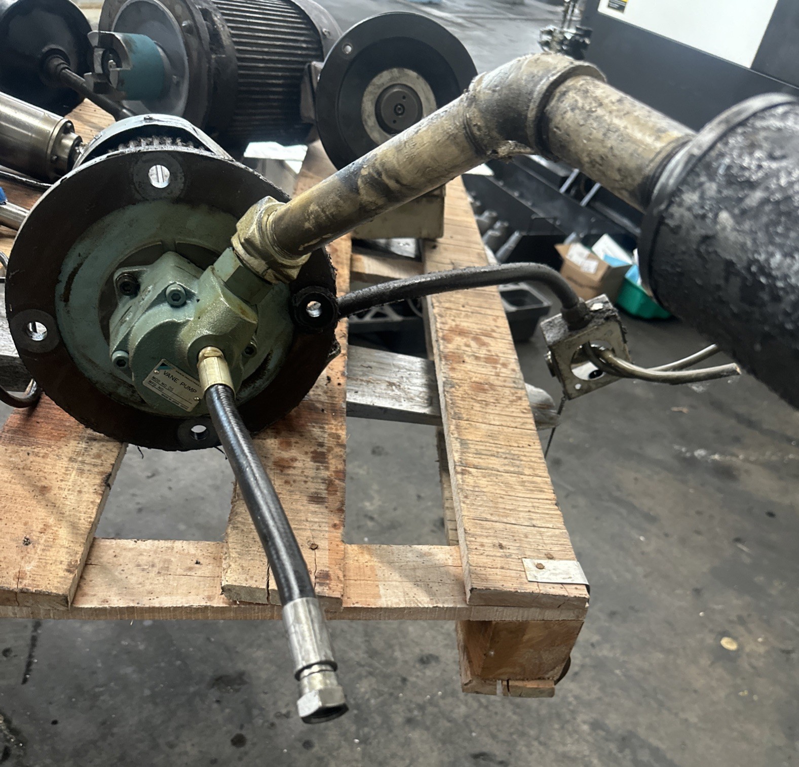 Okamoto Surface Grinder Model: ACC-124DX Hydraulic Motor/ Mod:DS-15P-11