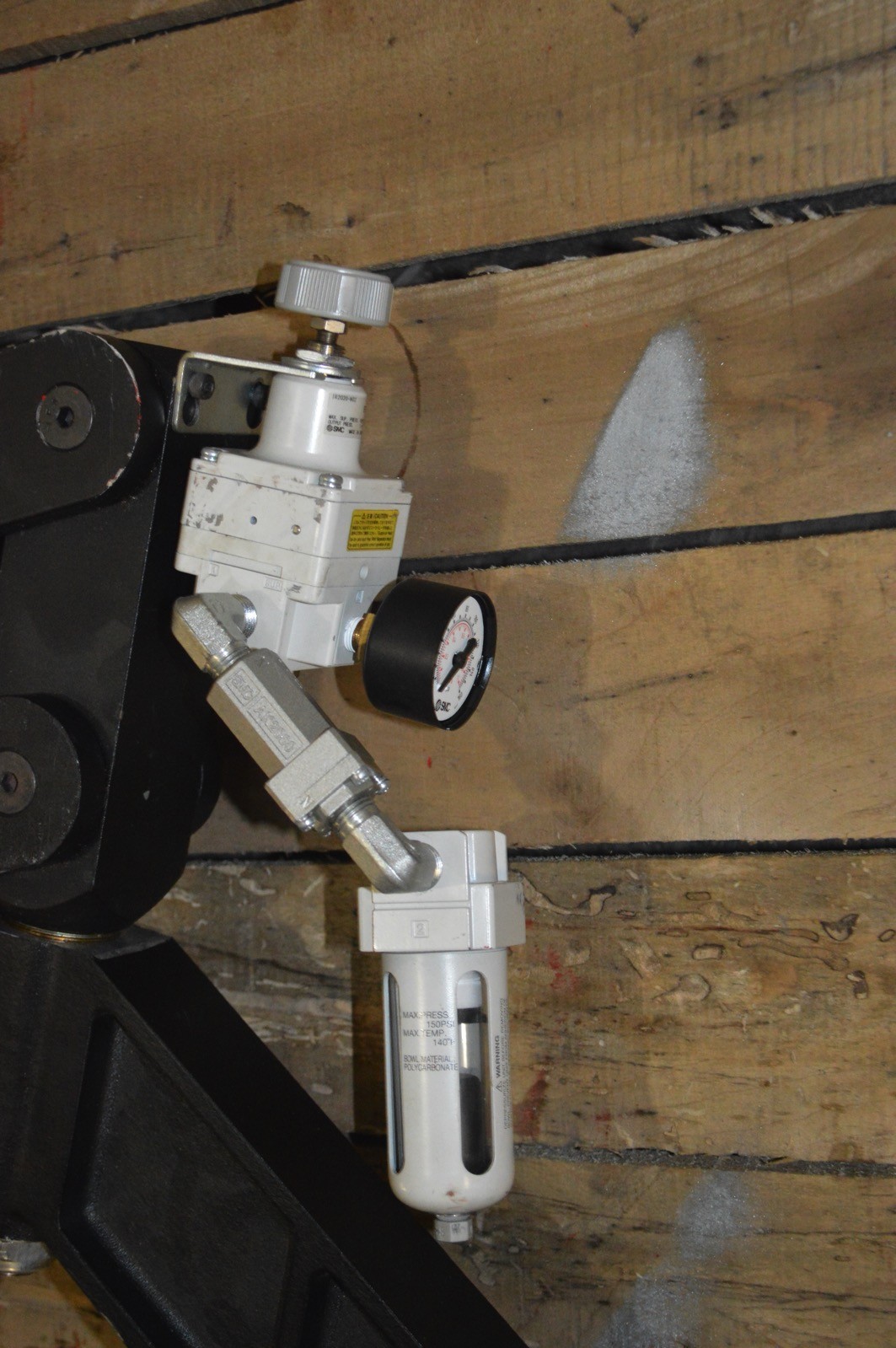 FlexArm Pneumatic Vertical V-Block Tool Mount Balance Arm