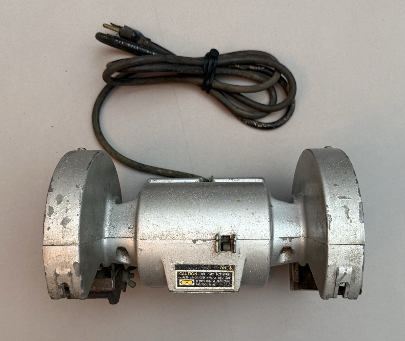 Vintage Black & Decker 5″ Bench Grinder No. 7900 ( Tested )