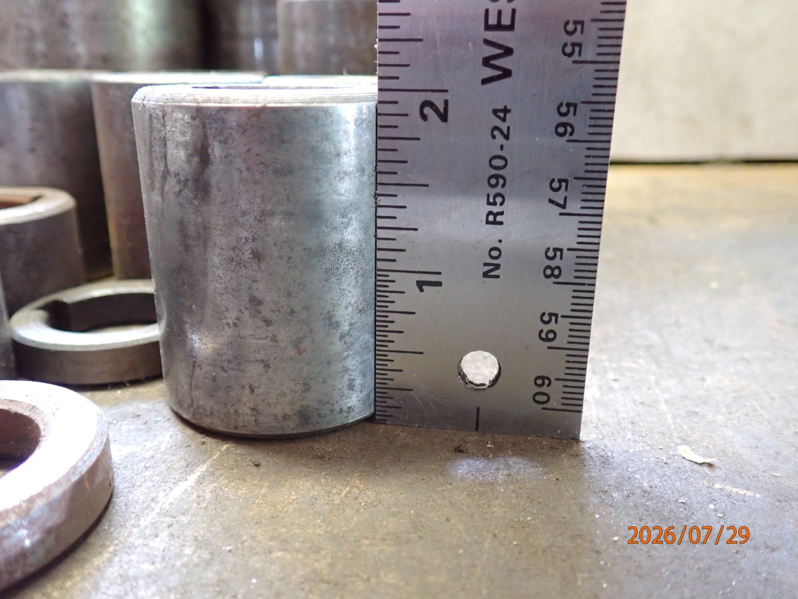 LOT 62: PILE OF HORIZONTAL MILLING MILL MACHINE SPINDLE SPACERS 1″ & 1-1/4″ DIA