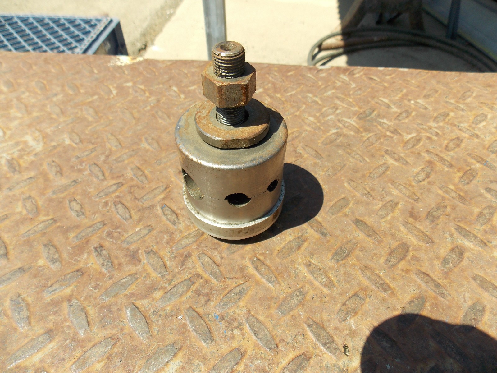 large 5/8 1/2 3/8 1/4 round slots METAL LATHE TOOL POST has 50mm x 8mm T nut