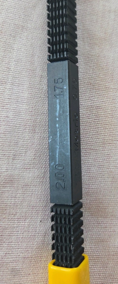 Thread Restoring File 8-in-1 Metric Thread Repair File Tool New