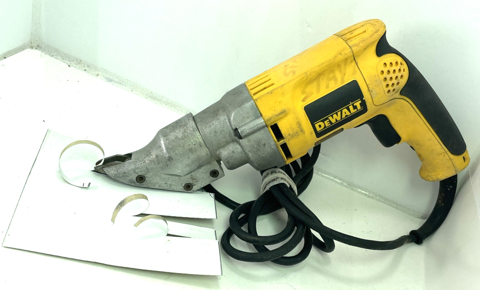 DEWALT DW890 Corded Heavy-Duty 18 Gauge Corded Swivel Head Sheet Metal Shears
