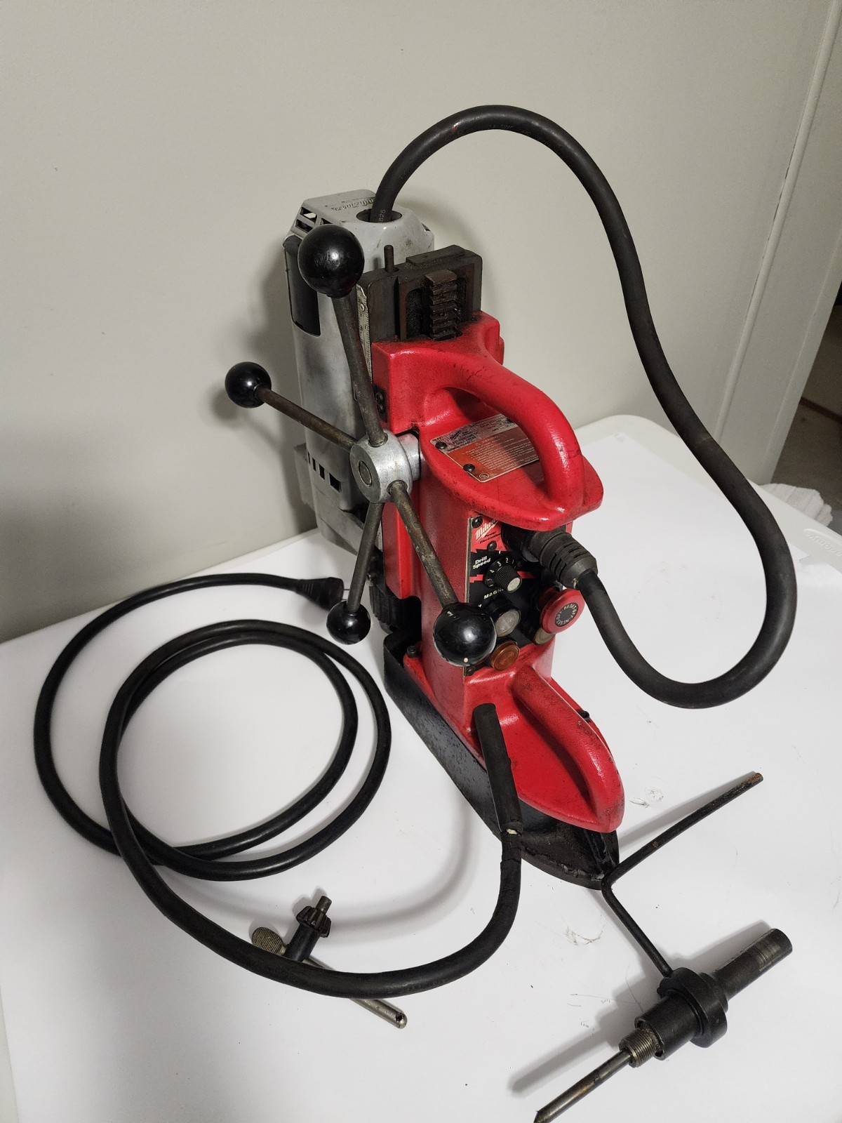 Milwaukee 4202 (4202/4262-1) Magnetic Drill with 3/4″ Chuck, key and oiler