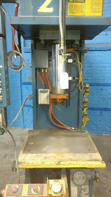 50 TON P & H HYDRAULIC PRESS 15″ STROKE 34″ DAYLIGHT 30″ X 27″ BED