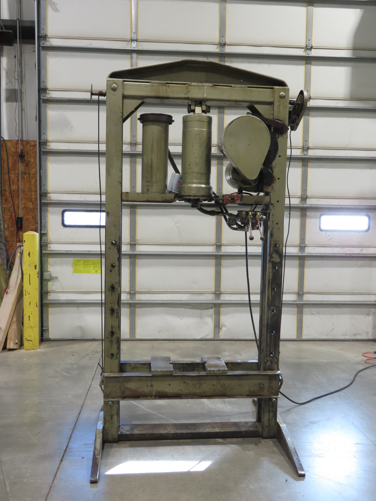 Hydraulic Press 20 Ton H Frame 120V Powered Pump Double Acting Cylinder