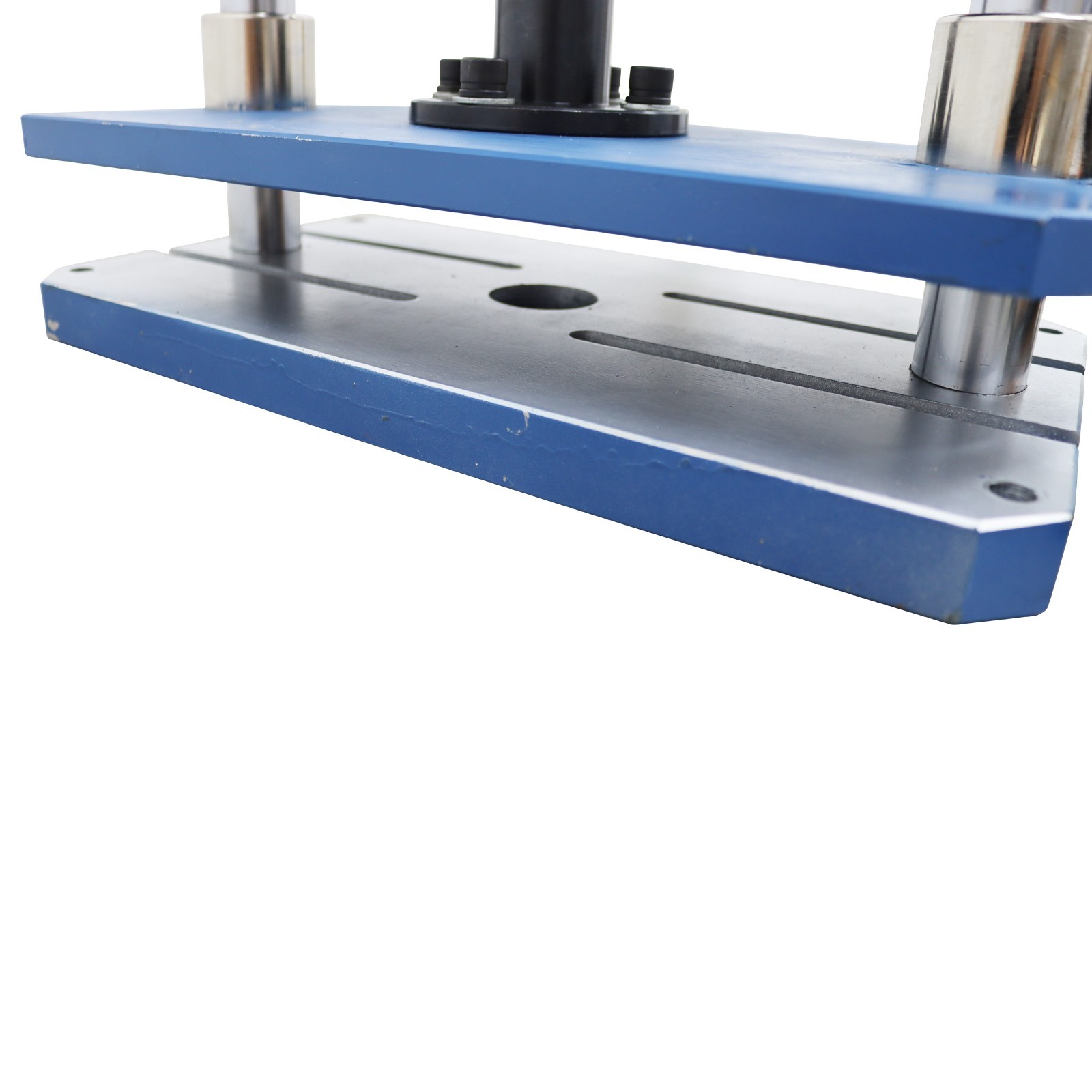 110V 1102lbs Pneumatic Punch Machine with Controller 7.87-1.96in Double-column
