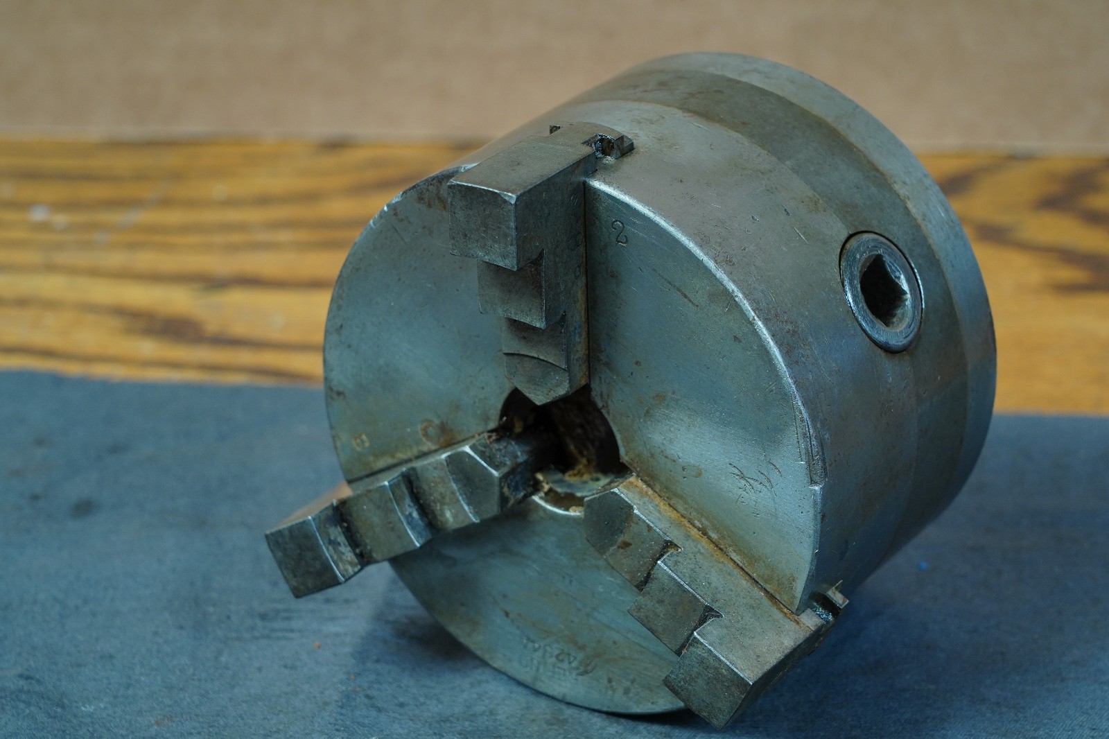 Cushman 4″ 3-jaw Metal Lathe Chuck with One Set of Jaws and Chuck Key