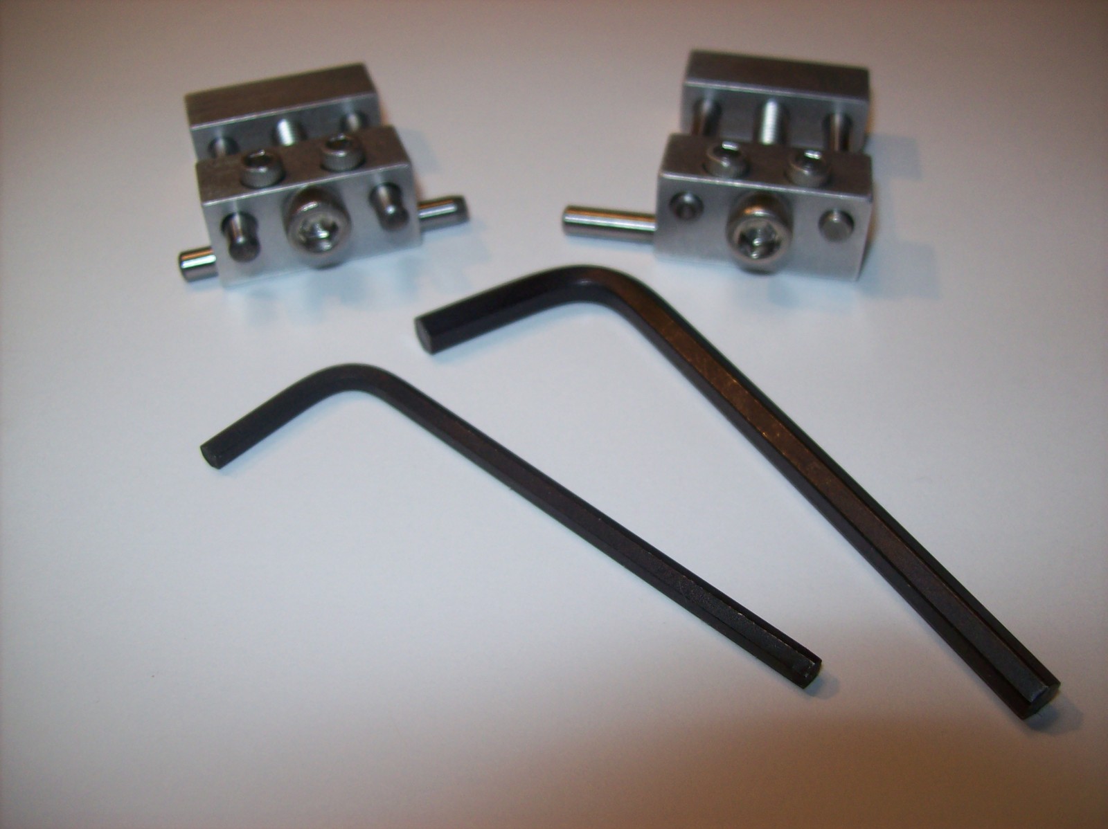 SET OF 2 ADJUSTABLE LOW PROFILE VISE STOPS WITH WRENCHES MACHINIST TOOL