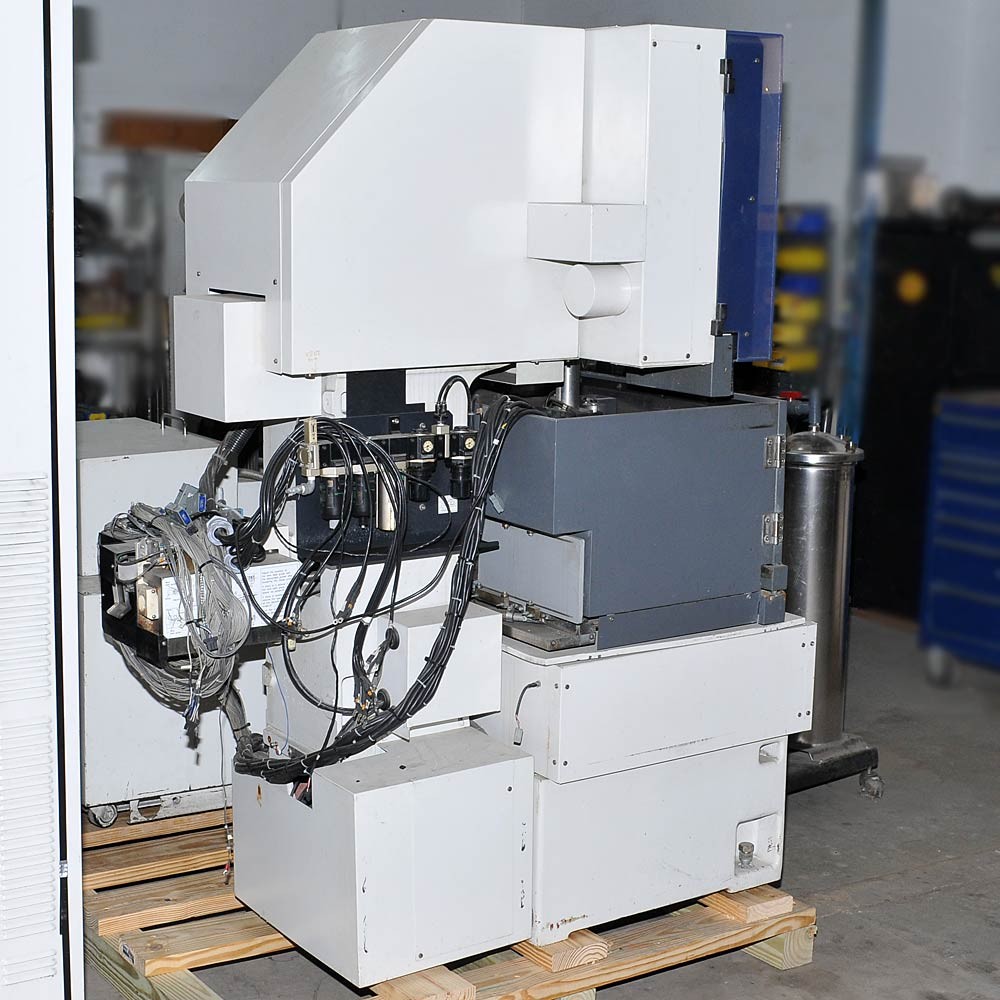 Fanuc a-0C Robocut CNC Wire-Cut Submerged EDM with 16-WC series NC Unit alpha
