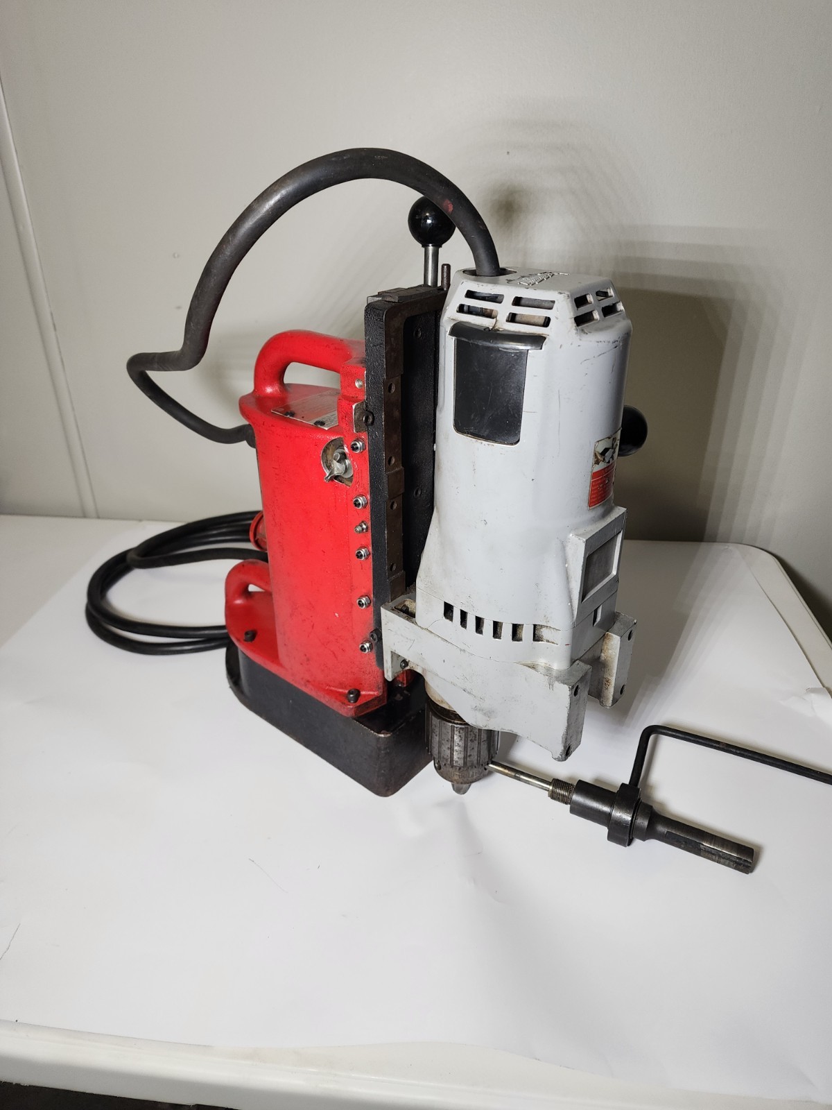 Milwaukee 4202 (4202/4262-1) Magnetic Drill with 3/4″ Chuck, key and oiler