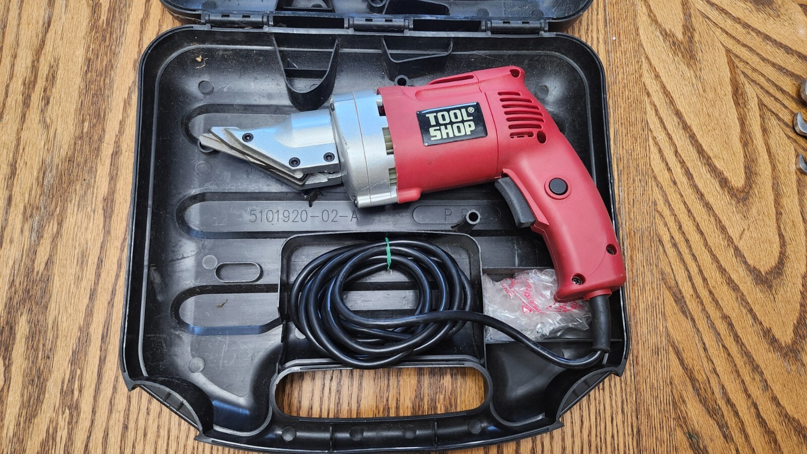 Tool Shop Electric Swivel Head Shears Model# J1J-AJ-1.2 – Black & Decker TESTED