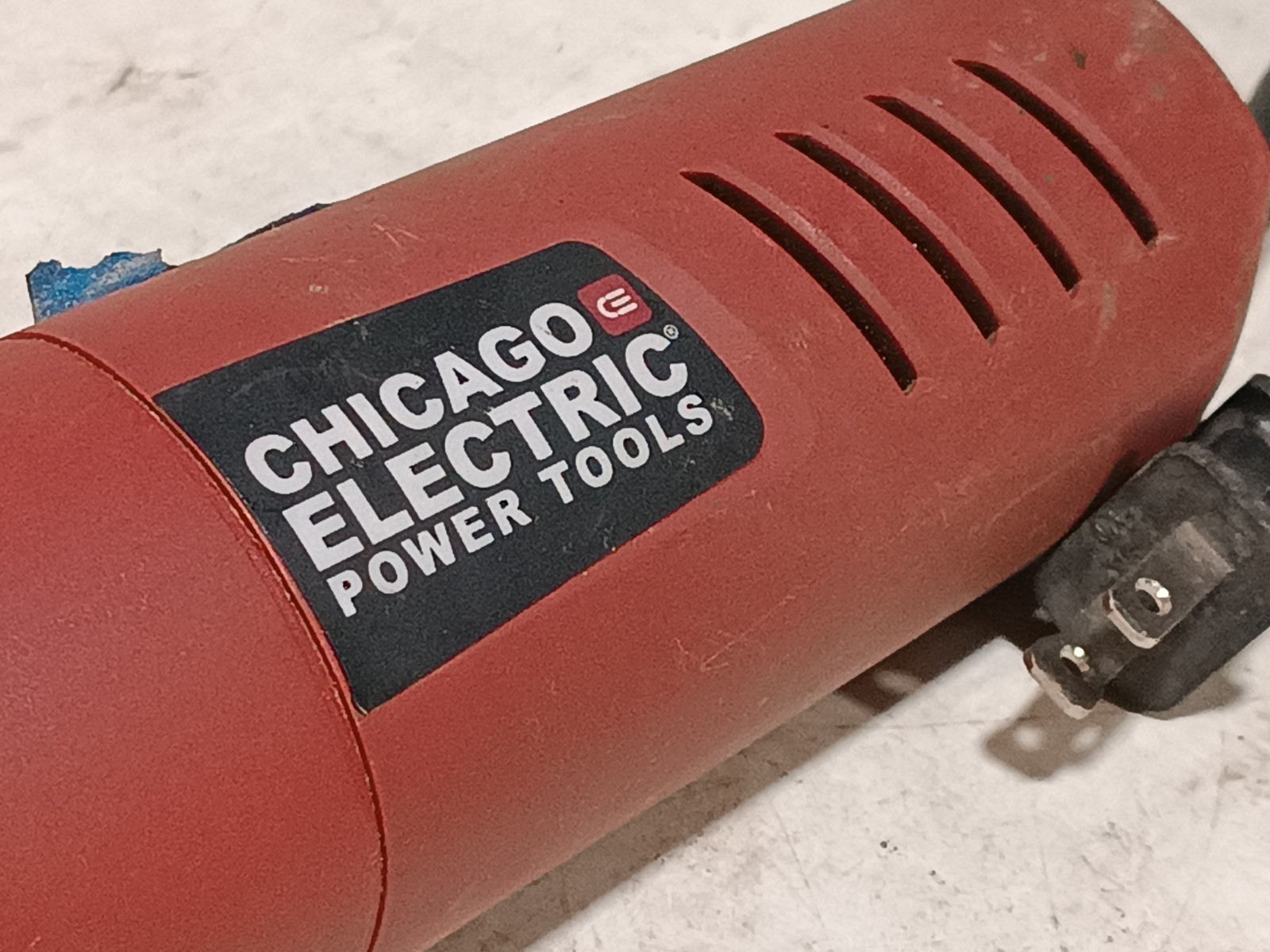 Chicago Electric 60372 4.5″ corded angle grinder, 7/8″ adapter, 11000RPM, 120VAC