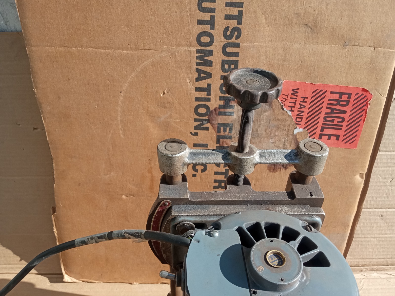 Vintage General 2 Axis Surface Grinder 1/4HP 3450 RPM Slotted 18″x8″ Table Works