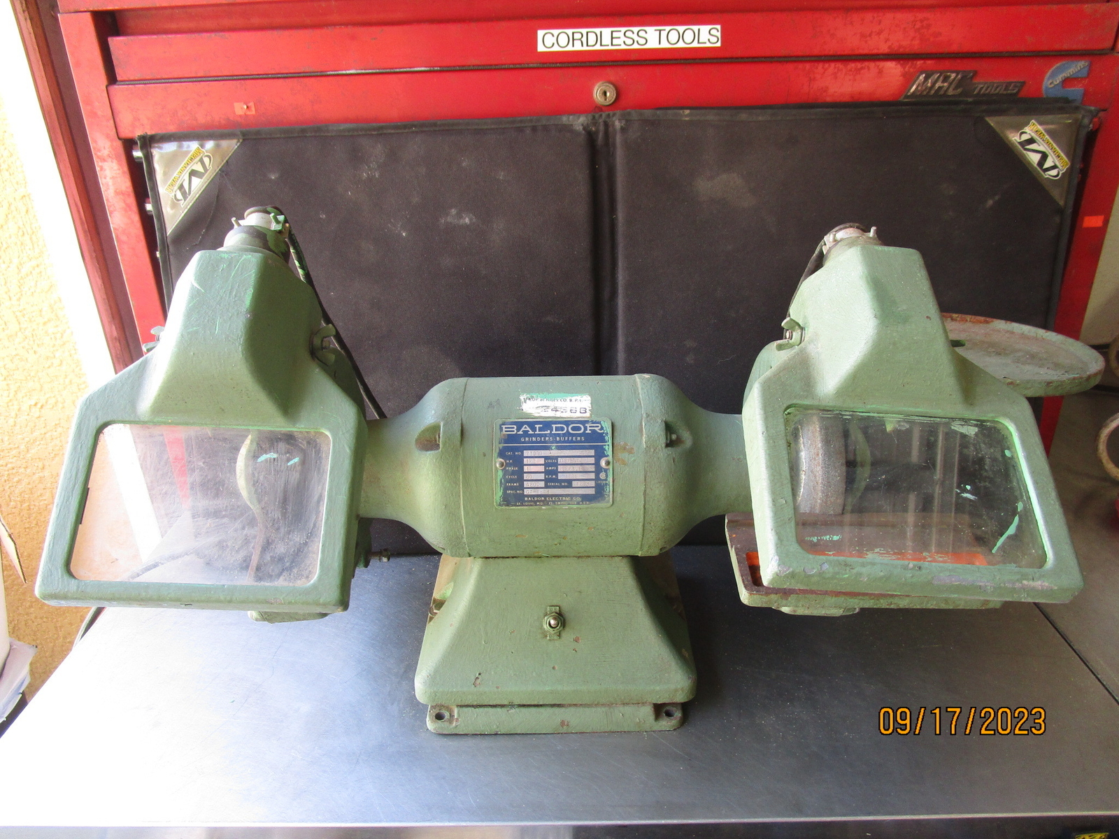 Baldor 1/2hp Industrial 7 Inch Bench Grinder Model 7306D