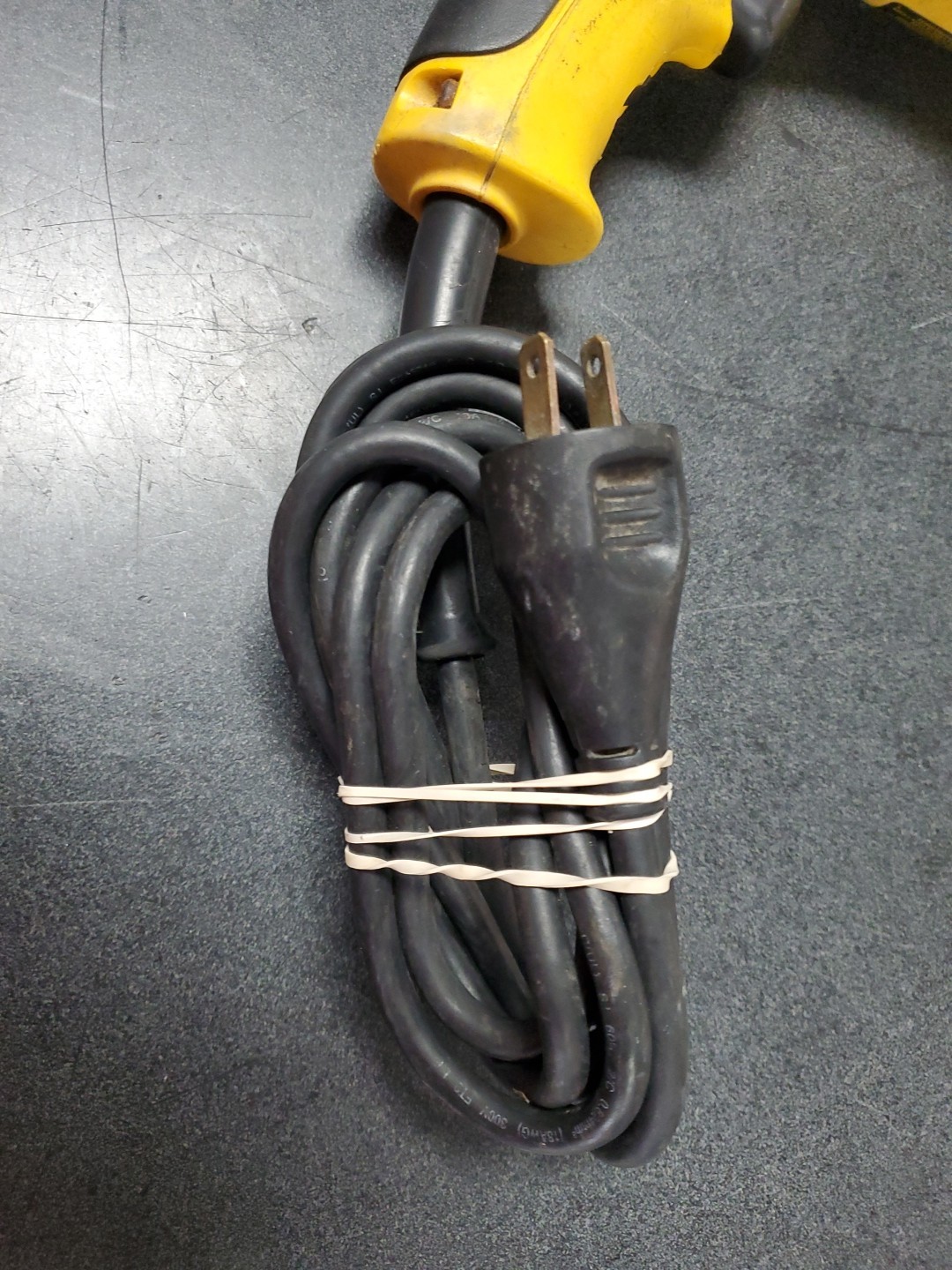 🇺🇸DEWALT DW890 Heavy-Duty 18 Gauge Corded Swivel Head Shear🇺🇸