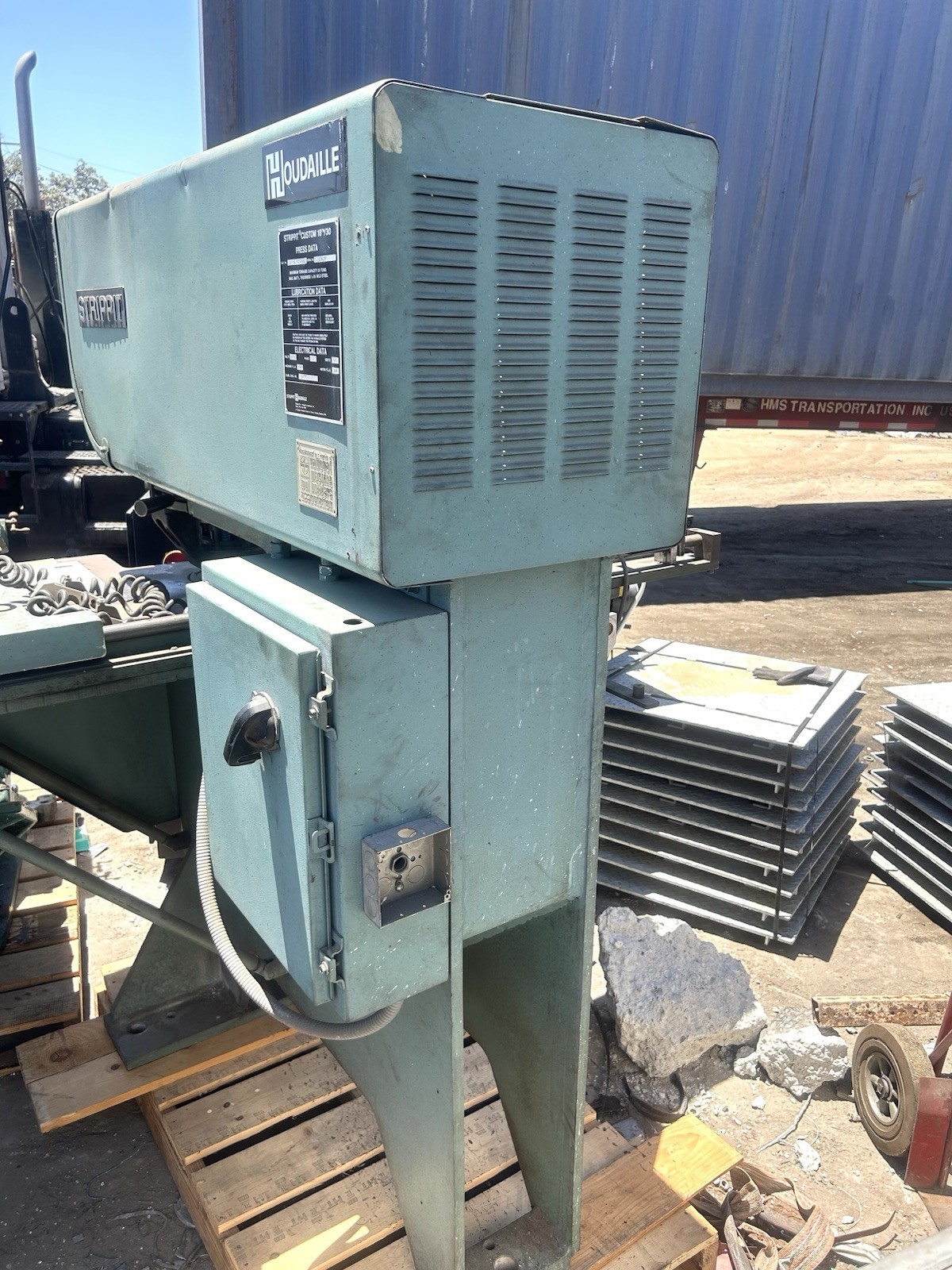 Strippit Houdaille Custom 18/30 30-Ton Hydraulic Turret Punch Press 230V 3-Phase