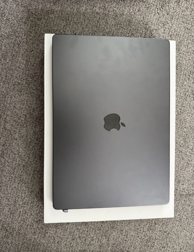 16″ APPLE MACBOOK PRO M3 MAX 4TB SSD 128GB RAM 16-CORE 40-CORE GPU SPACE BLACK