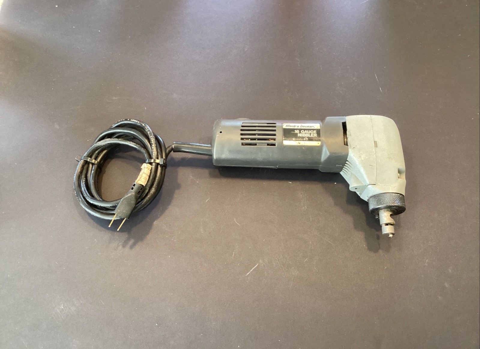 Black & Decker 3251-10, 16 Gauge Metal Industrial Nibbler 115v 3.0A Heavy Duty