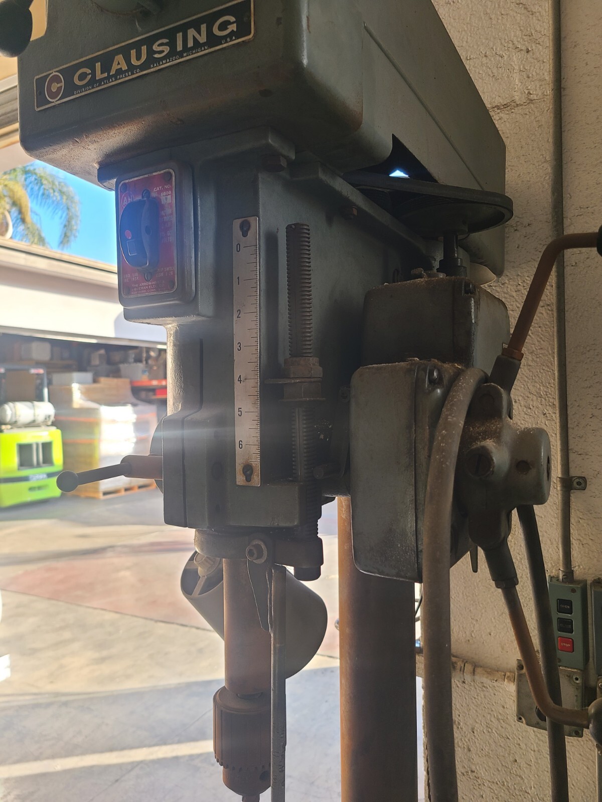 CLAUSING SERIES 22V 20″ VARIABLE SPEED FLOOR STAND DRILL PRESS