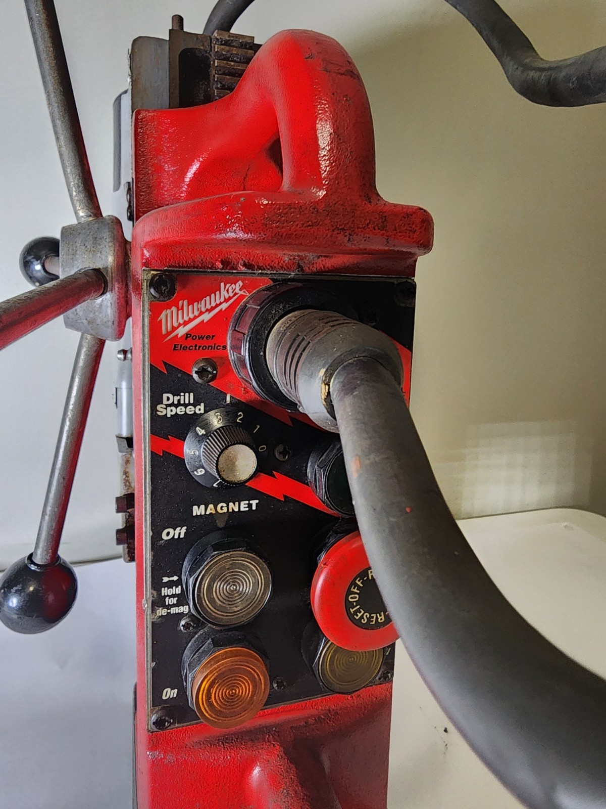 Milwaukee 4202 (4202/4262-1) Magnetic Drill with 3/4″ Chuck, key and oiler