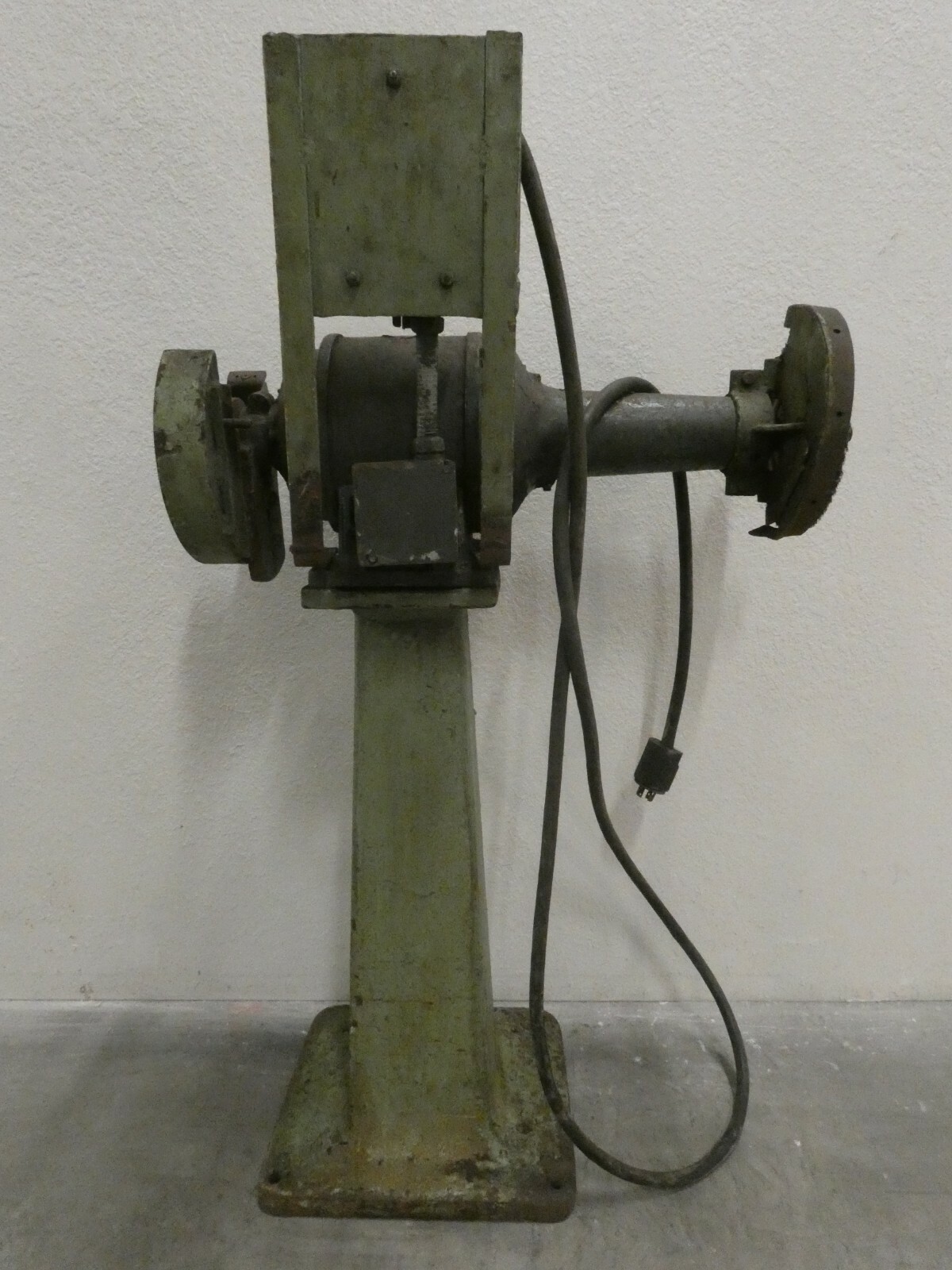 12 in Unbranded Pedestal Grinder