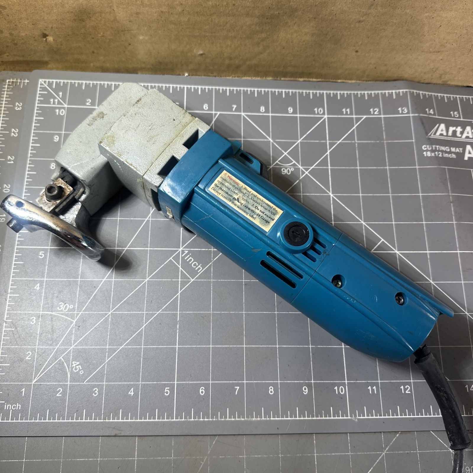 Chicago Electric Metal Shear 120V Corded 18 Gauge Capacity No. 46681