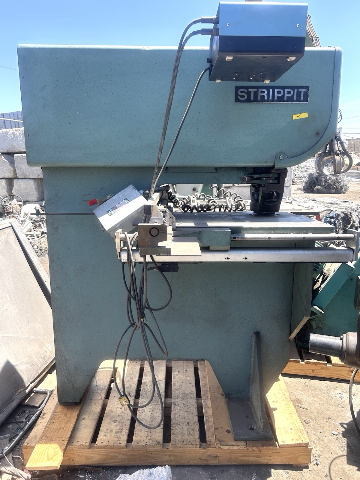 Strippit Houdaille Custom 18/30 30-Ton Hydraulic Turret Punch Press 230V 3-Phase