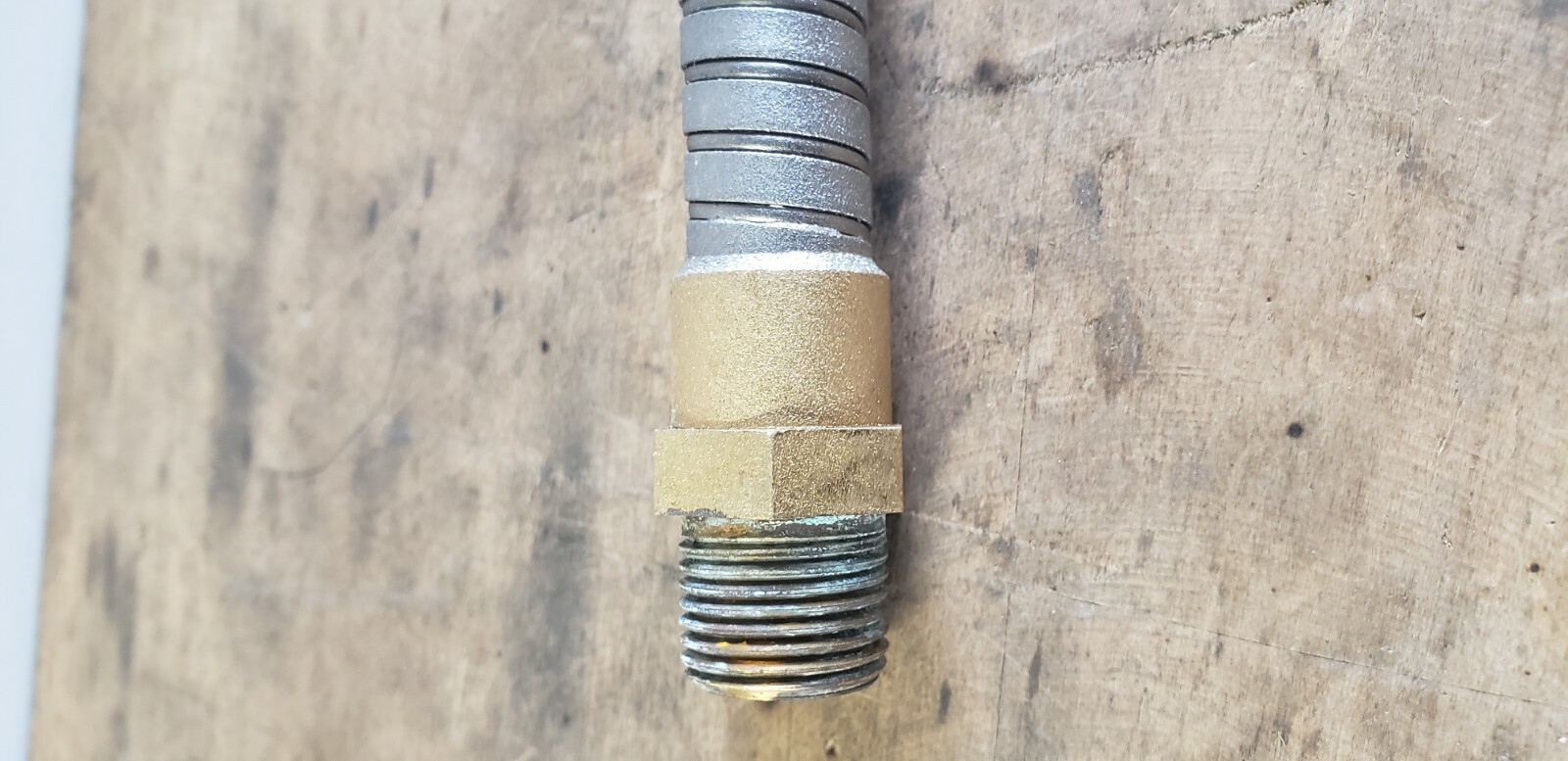 3/8 npt 15 1/2 steel flexible coolant/oil line with brass threads and nozzle