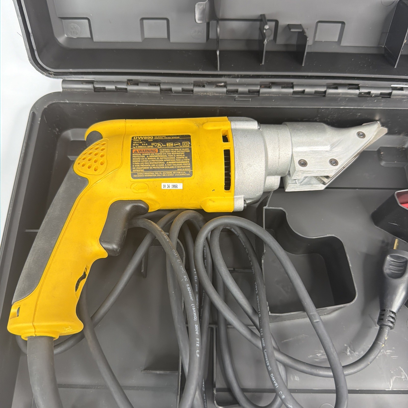 DEWALT DW890 18 Gauge Corded Swivel Head Shear With Hard Case