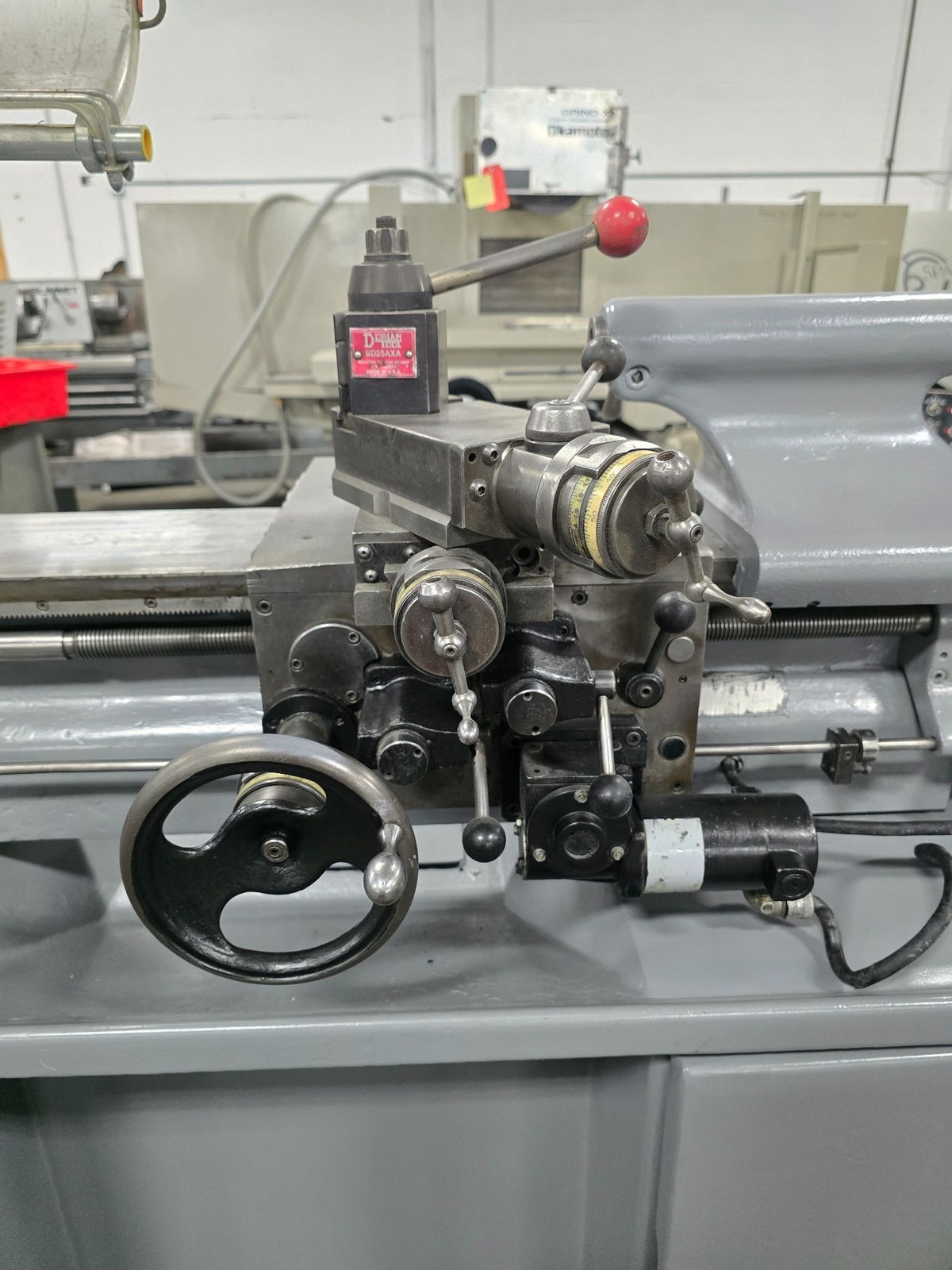 11”x18” Hardinge HLV-H-EM Tool Room Lathe w/Inch/Metric