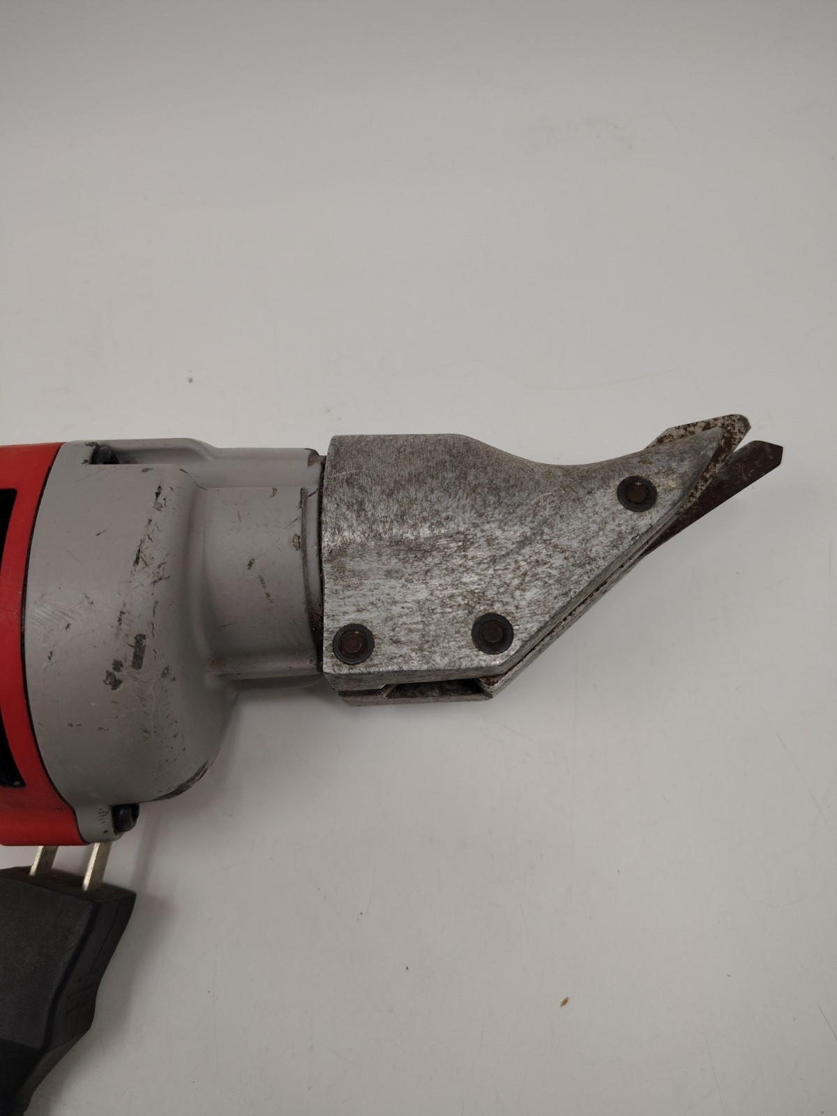 Milwaukee 6852-20 18-Gauge Double Insulated, 10′ Corded Shear 6.8A Motor