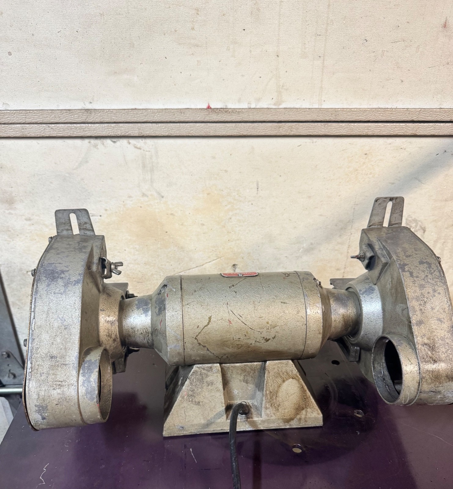 WISSOTA BENCH GRINDER, E-7,7” WHEEL, 1/2HP, 3450 RPM, 115 V, Read Ad