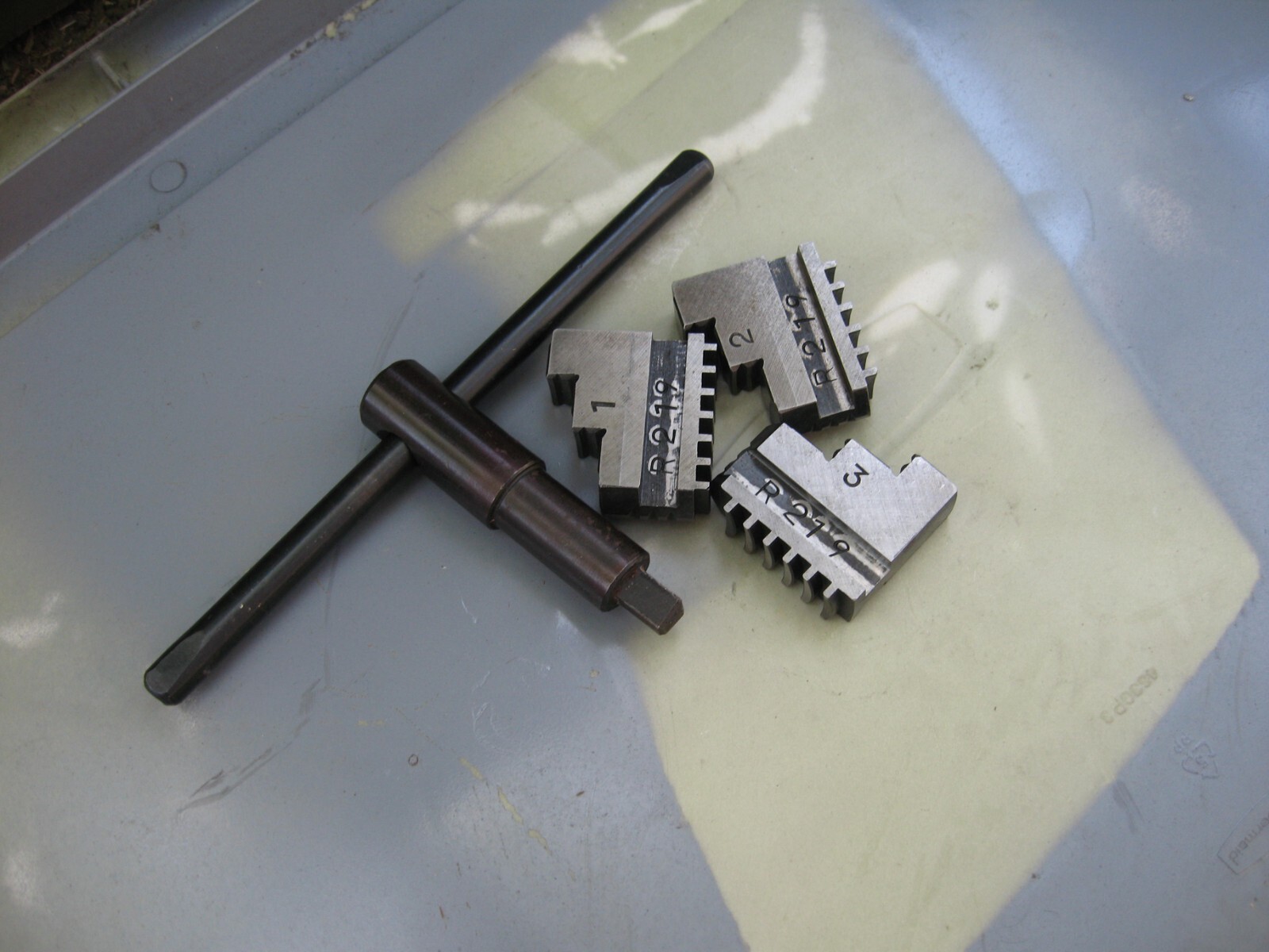 Lathe Chuck 3 jaw, soul #4 4″ ,arbor B&S#12 w/New wrench Thru hole 1.2″