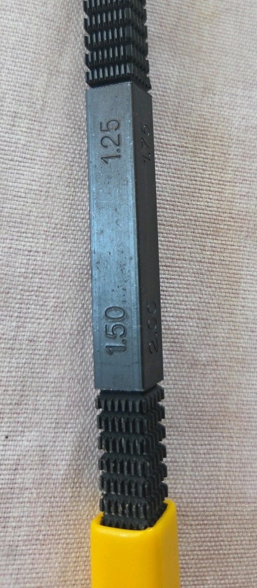 Thread Restoring File 8-in-1 Metric Thread Repair File Tool New