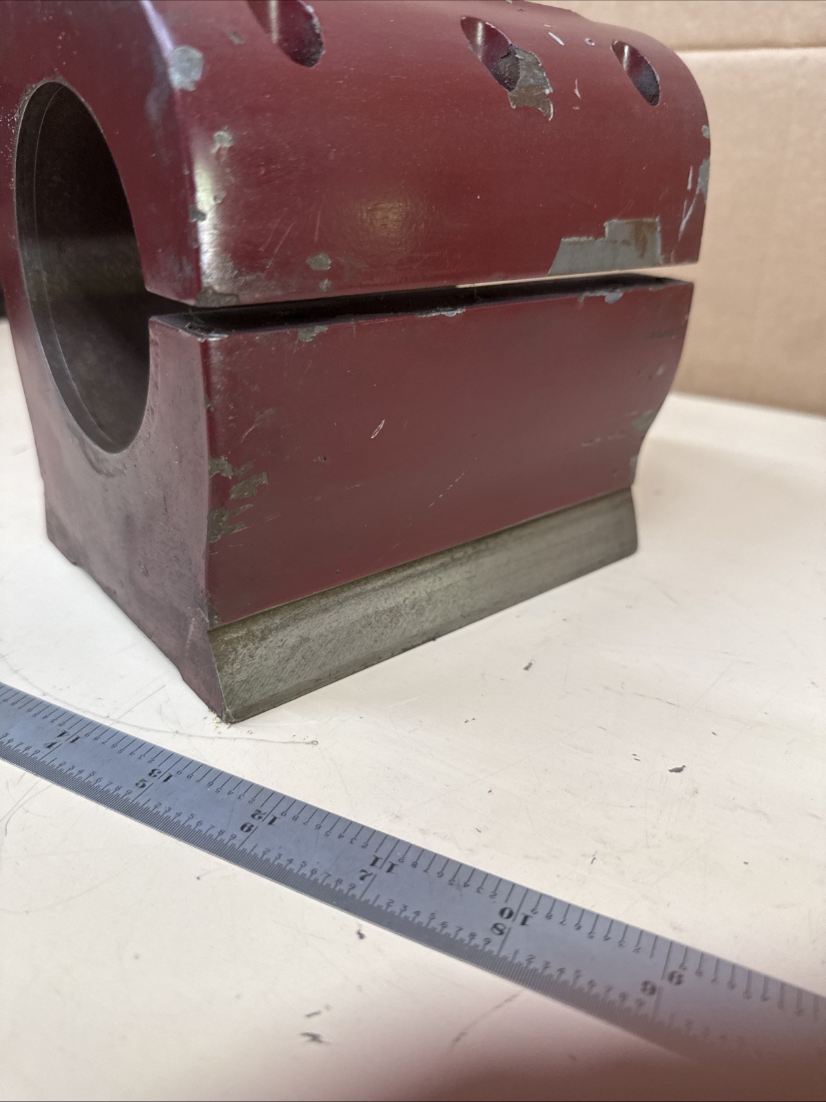 Heald Red Head Precision Grinding Spindle Stock Dovetail Base For 80mm Diameter