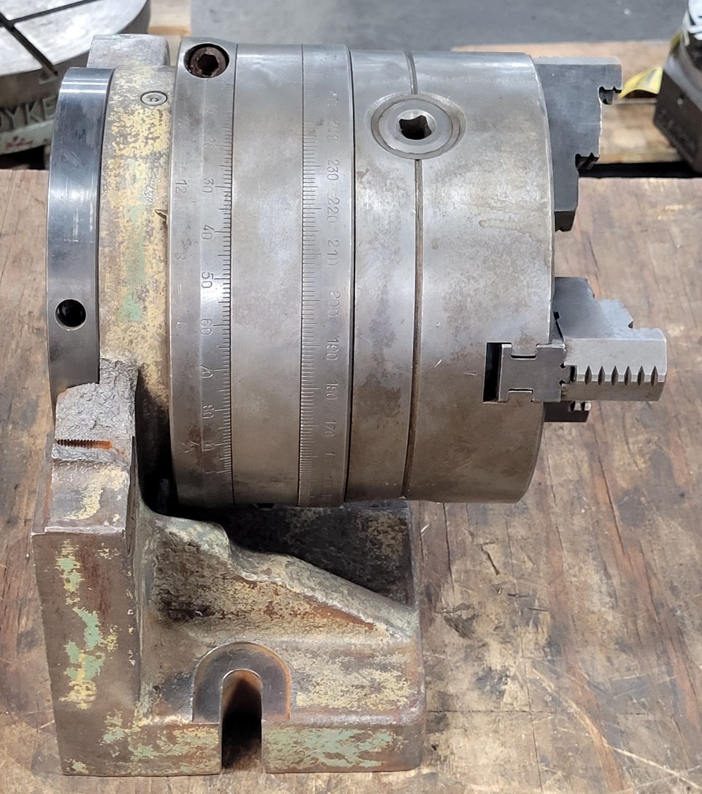 Super Spacer w/ 8in Bison – 3 Jaw Chuck