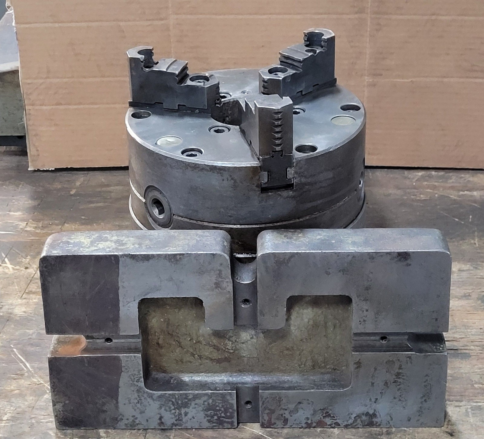 Super Spacer w/ 8in Bison – 3 Jaw Chuck